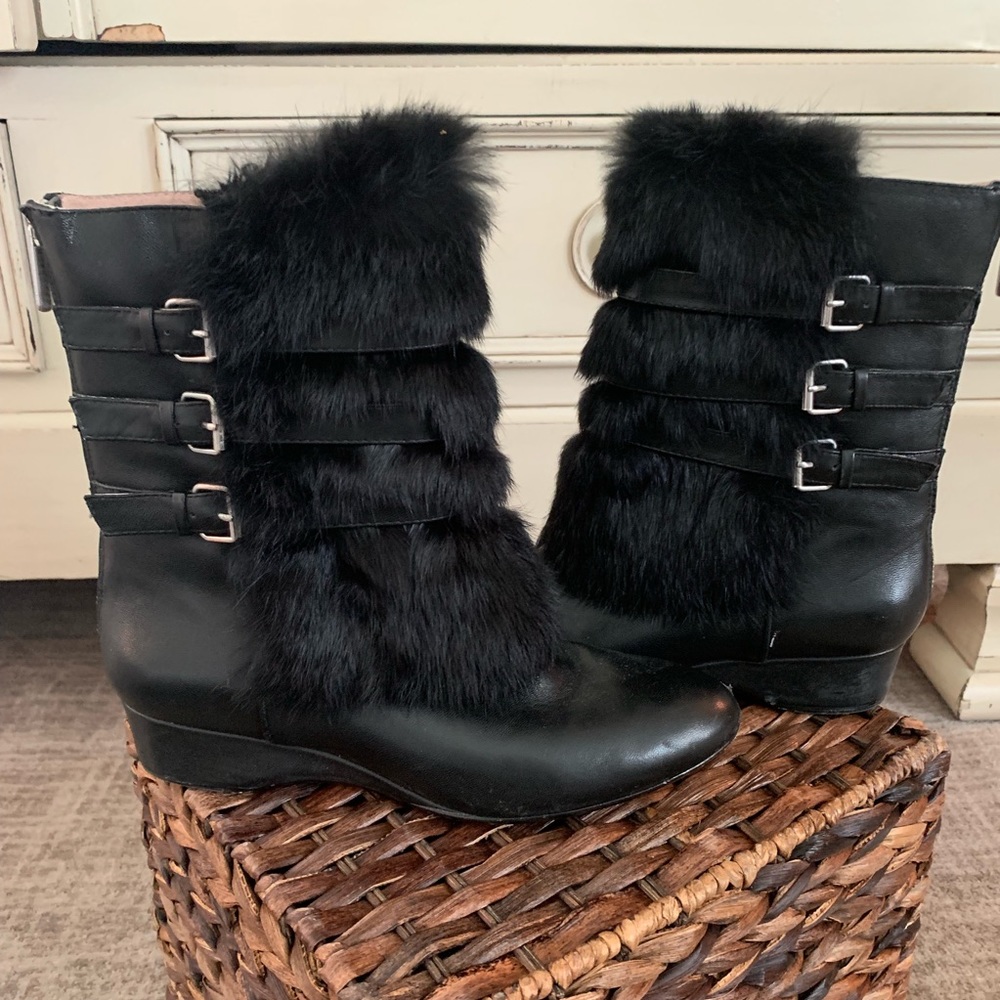 Tayrn Rose black leather booties, Size 7 1/2